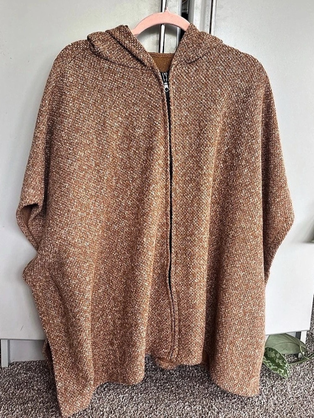 De everything en love Brown Hooded Poncho